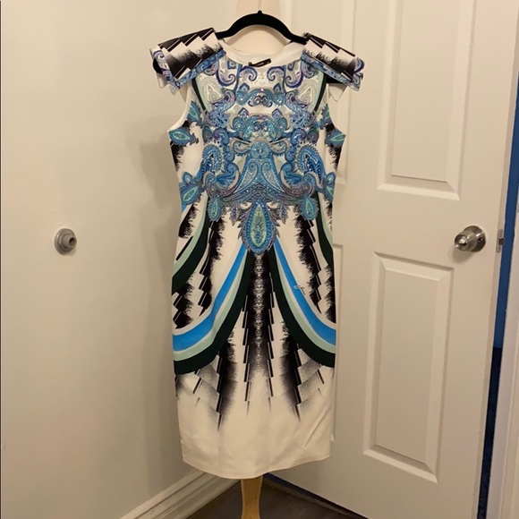 Evening dress with rhinestones - Picture 1 of 8